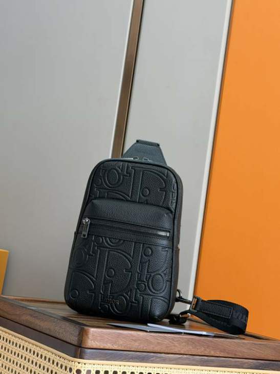 Picture of Dior Mens Bags _SKUfw239336806fw